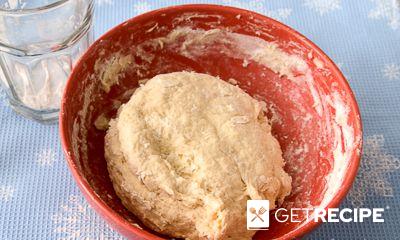 Пирог из песочного теста на пиве с грибами и сыром