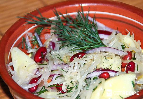 Photo of Салат картофельный с квашеной капустой.