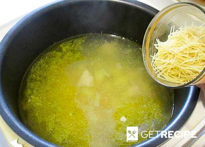 Куриный суп с вермишелью «паутинка» и колбасным сыром в мультиварке (2-й рецепт)