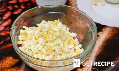 Салат с крабовыми палочками, кукурузой, фасолью и сухариками (2-й рецепт)
