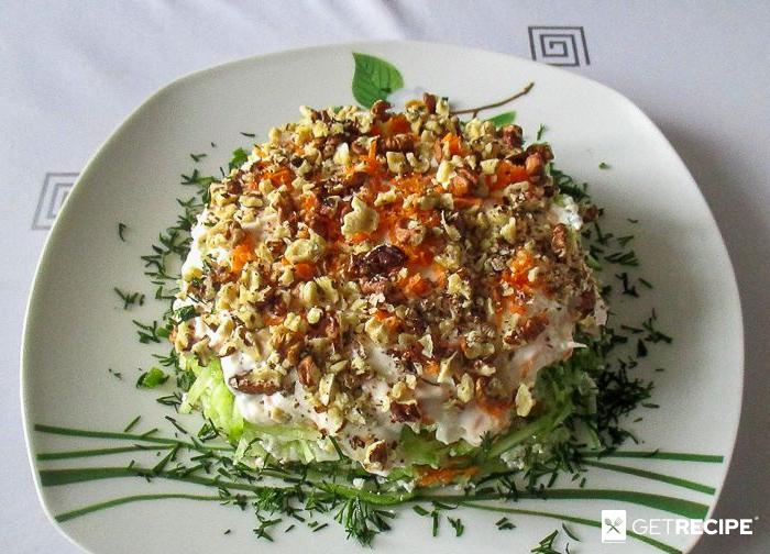 Photo of Слоеный салат с творогом, свежими овощами и грецкими орехами (2-й рецепт)
