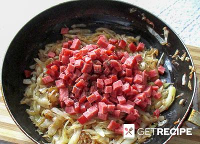 Дрожжевые оладьи с капустой и колбасой (2-й рецепт)