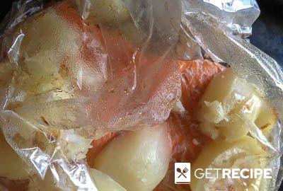 Красная рыба, запеченная с картофелем в духовке (в рукаве) (2-й рецепт)