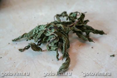 Холодный зеленый чай с мятой и лаймом
