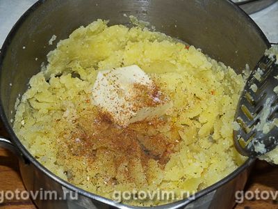 Картофельные гнезда с курицей в духовке