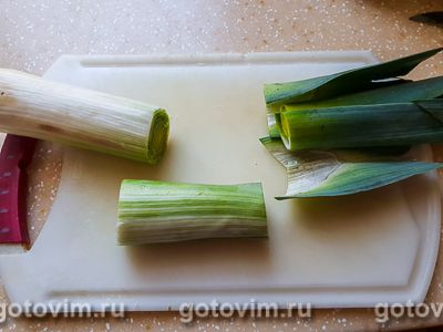 Овощной суп с сельдереем и зеленым горошком