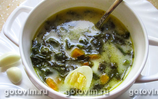 Легкий суп с щавелем и шпинатом
