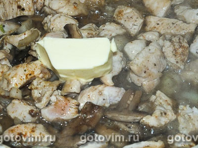 Перец, фаршированный курицей и грибами.