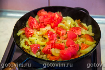 Жареная черноморская камбала калкан с овощами.