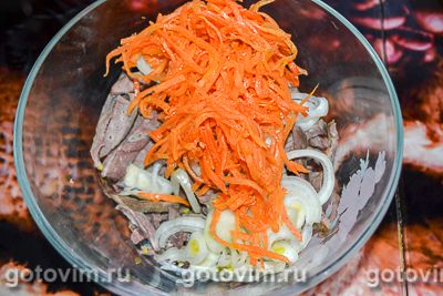 Салат с корейской морковкой и отварным легким