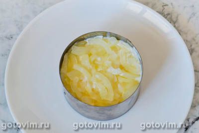 Слоеный салат из куриной грудки с апельсинами