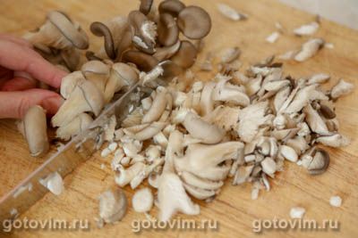Хумус с жареными грибами