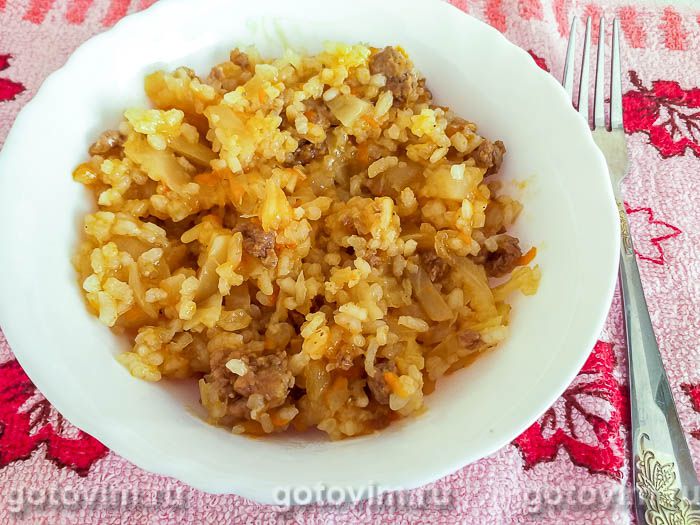 Капуста, тушенная с мясным фаршем и рисом (2-й рецепт)