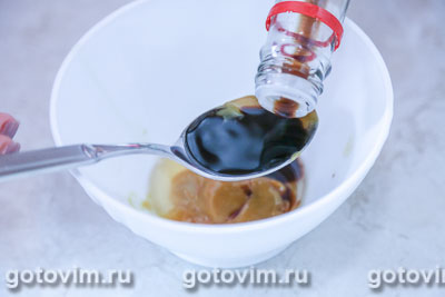 Форель, запеченная в медово-соевом маринаде с кунжутом