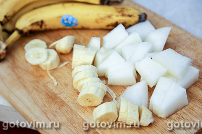 Слоеный смузи из киви, дыни и банана.