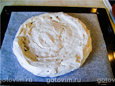 Торт-безе ореховый со взбитыми сливками и абрикосами (2-й рецепт)