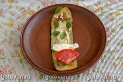 Рулетики из баклажанов с сыром моцарелла и помидорами
