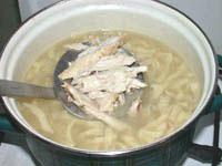 Куриный суп с домашней лапшой.