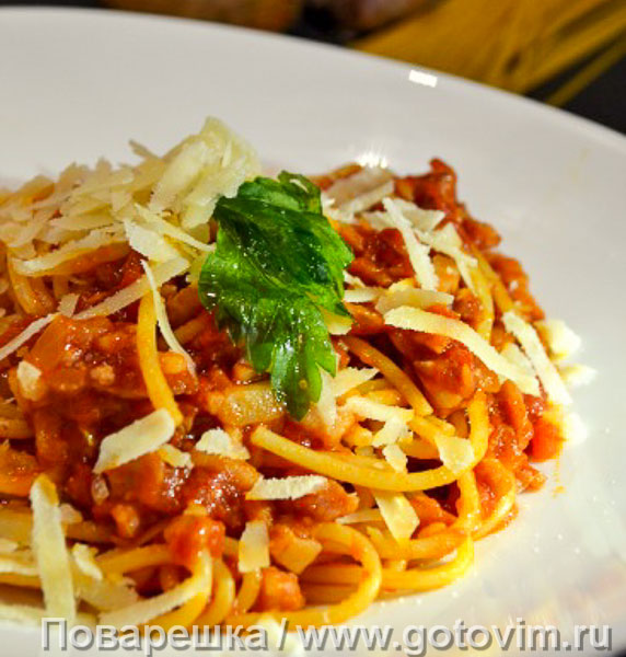 Спагетти под соусом аматричана