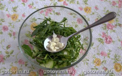Салат из огурцов с йогуртом и рукколой (для барбекю)