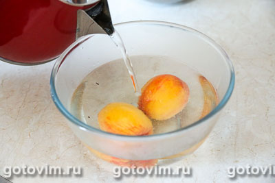 Кобблер с персиками и базиликом (Peach cobbler with basil).