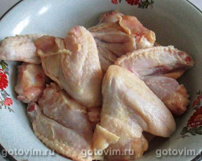 Картофель с куриными крылышками в духовке
