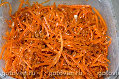 Острая морковь по-корейски.