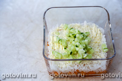 Слоеный салат с крабовым мясом VICI, рисом и редисом