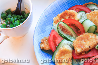 Овощной салат с жареным сыром сулугуни