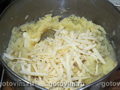 Картофельные гнезда с курицей в духовке