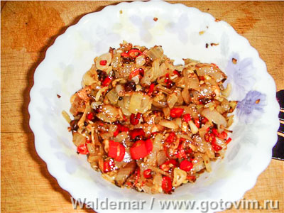 Тайский суп Том Ям с креветками, грибами и кокосовым молоком