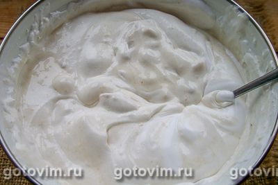 Желейный торт из печенья со сгущенкой без выпечки.