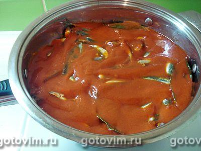 Мелкая рыба в томатном соусе