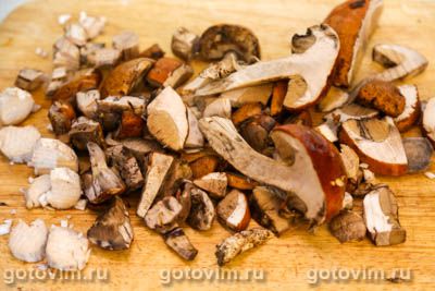 Мясо с грибами в духовке