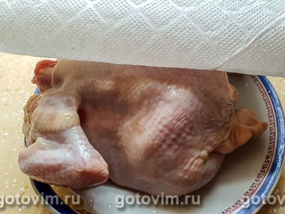 Курица, фаршированная айвой в духовке