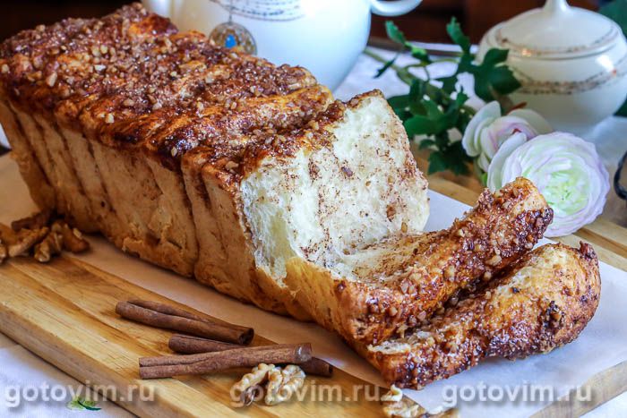 Отрывной хлеб-гармошка с корицей и грецкими орехами