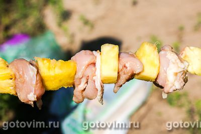 Шашлык из курицы с ананасом
