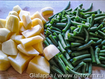 Полпетоне по-лигурийски (картофельная запеканка с зеленой фасолью)