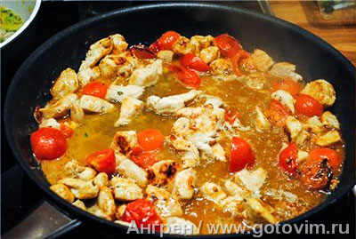 Паста с двумя соусами (креветки со спаржей и курица с помидорами-черри) (2-й рецепт)