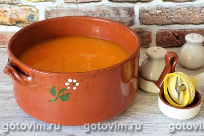 Тыквенный суп с колбасой калабреза по-бразильски