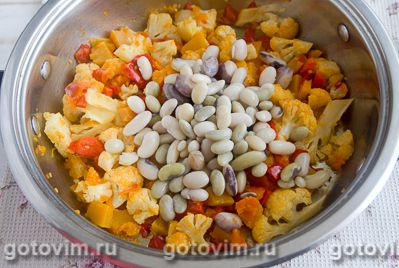 Овощное соте с цветной капустой, тыквой и фасолью