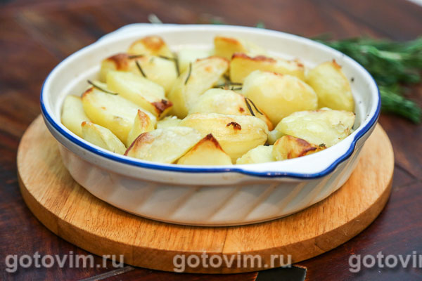 Картофель, запеченный с розмарином.