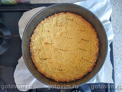 Творожный пирог с персиками и воздушной меренгой