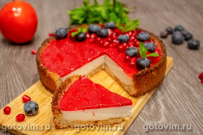 Веганский торт из миндальной муки с панна коттой с малиновым желе
