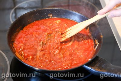 Рыбное рагу из скумбрии в томатном соусе
