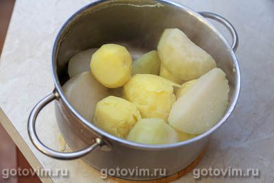 Картофельное пюре с капустой кольраби.