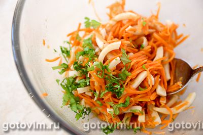 Салат из кальмаров с корейской морковью