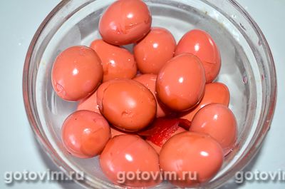 Маринованные перепелиные яйца со свеклой.