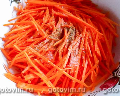 Закуска из крахмальной лапши ашлянфу с морковью по-корейски
