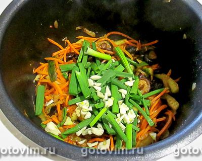 Закуска из сухих грибов шиитаке и корейской моркови в мультиварке.